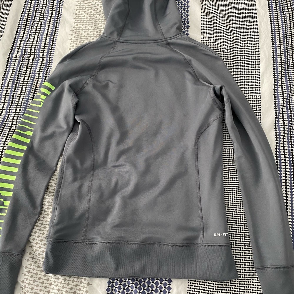 Women’s size xs Nike sweatshirt
